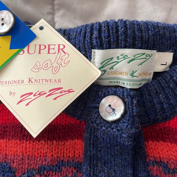 Zigzag button down sweater, size large made in Scotland brand new - Picture 3 of 4